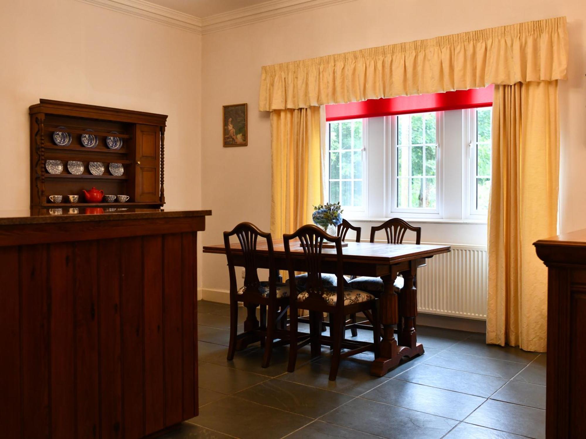 Cloncaird Castle Estate Cottages Maybole Quarto foto